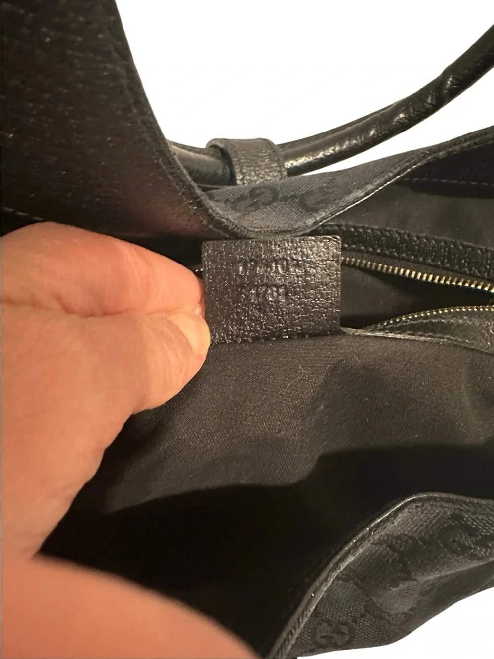 Gucci Black GG Jacquard Jackie Shoulder Bag with Gold Piston Lock - Picture 8 of 14
